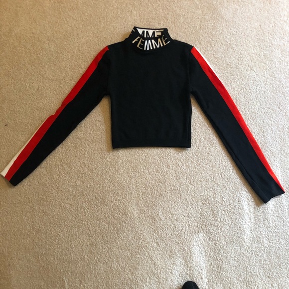 Fashion Nova - cropped long sleeve sweater - Picture 2 of 2